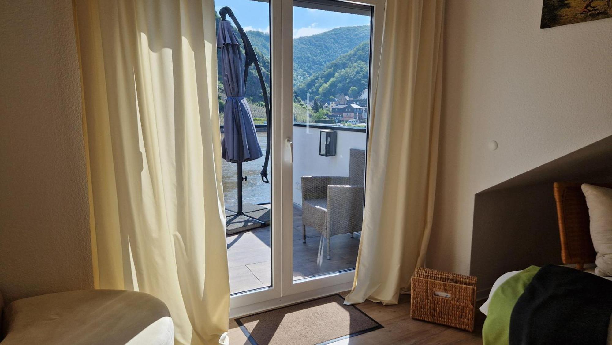 Ferienwohnung Bio-Ferienweingut Leyendecker Kattenes Exterior foto